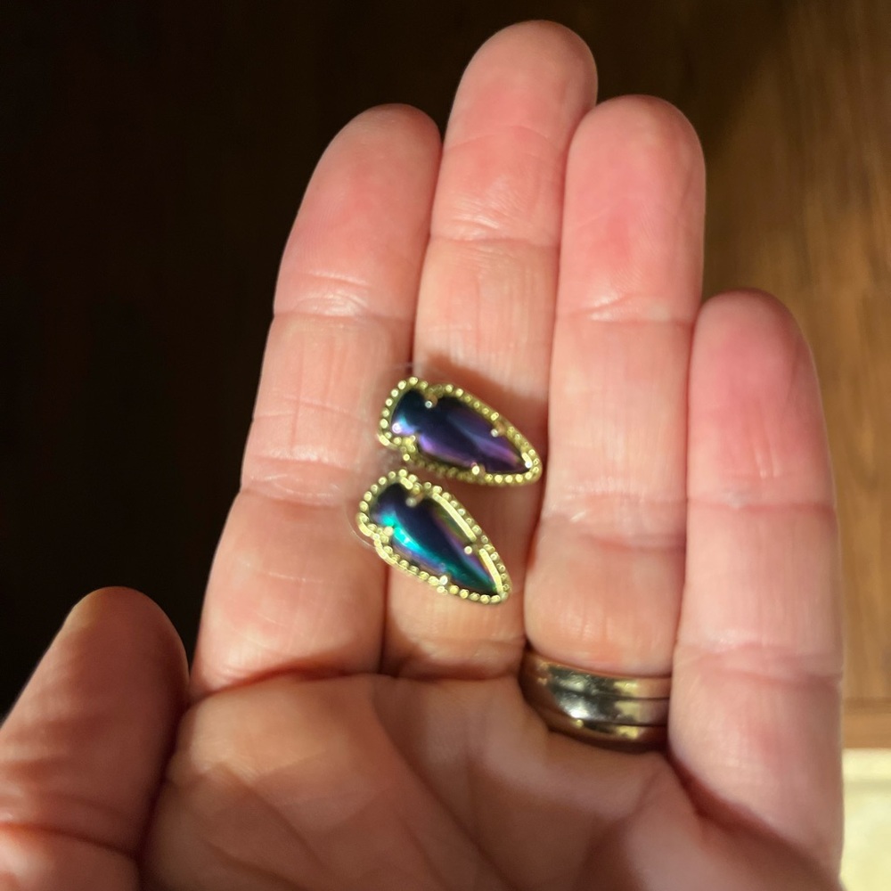 Kendra Scott arrowhead Elegant Gold and Blue purple stud Earrings
